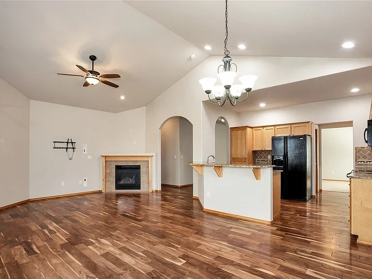 6949 Stone St SE — Photo 2
