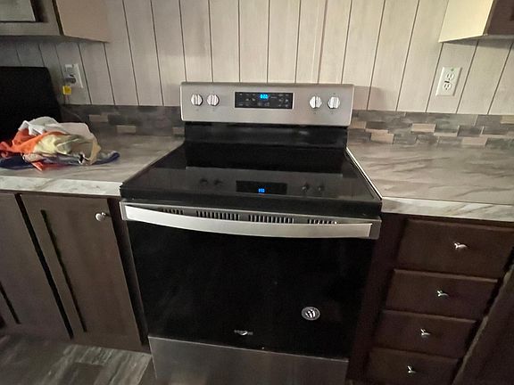 4th image of 2398 Breeze Ave