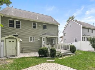 20 Smith Ln, Medford, MA 02155