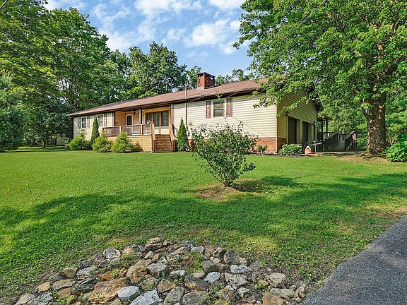 4th image of 1019 Greenwood Dr