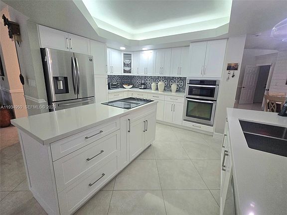 5th image of 16422 NW 83rd Pl