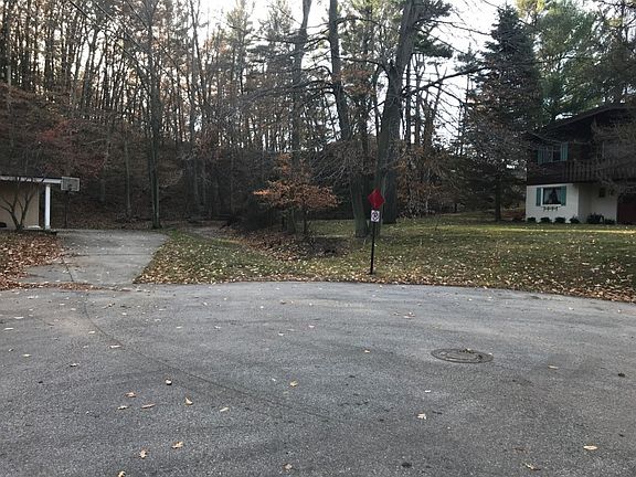 5th image of 4026 Applewood Ln