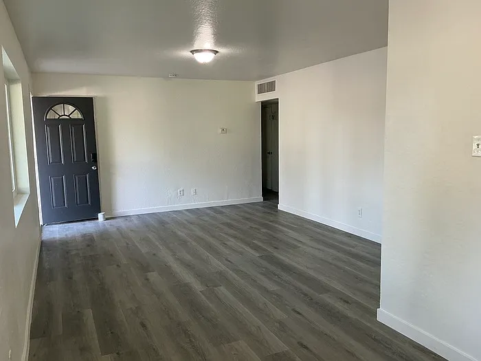 3421 W Campbell Ave — Photo 3