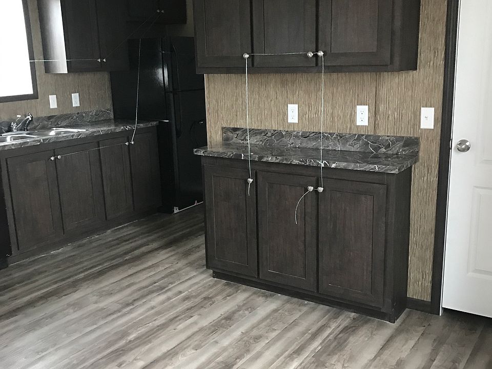 1st image of 210 Quail Ln