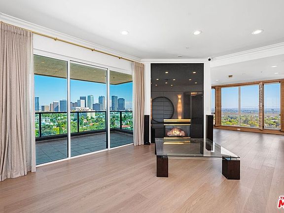 2nd image of 10490 Wilshire Blvd APT 1004