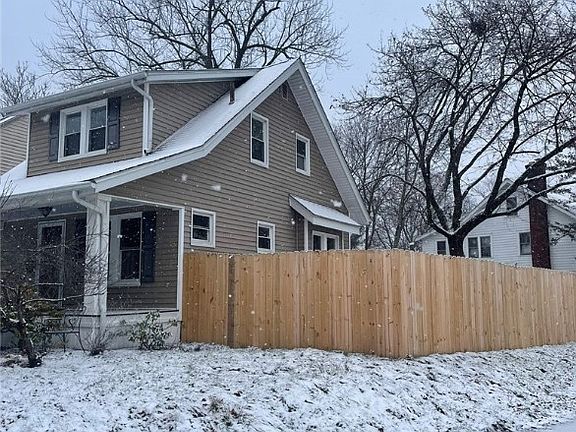 3rd image of 1404 Girard St