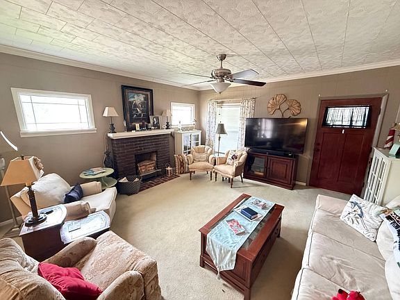 2nd image of 555 Tinker Ave