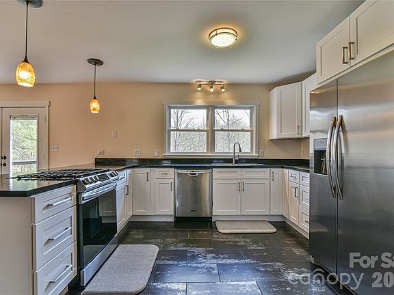 5th image of 326 Panther Branch Rd