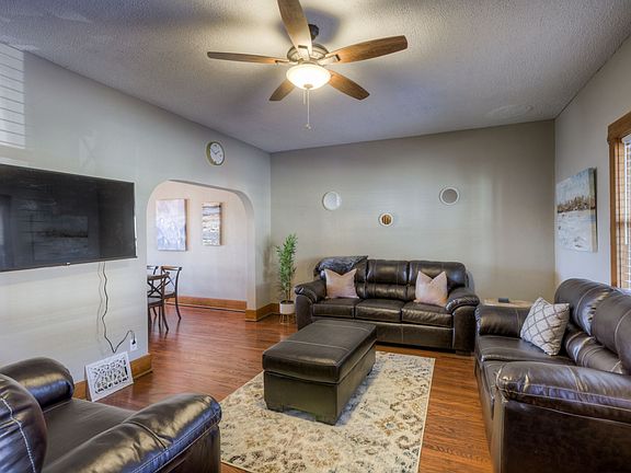 2nd image of 3507 Dewey Ave #3509