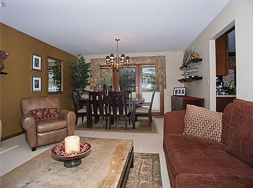 4th image of 4265 Hawthorn Pl