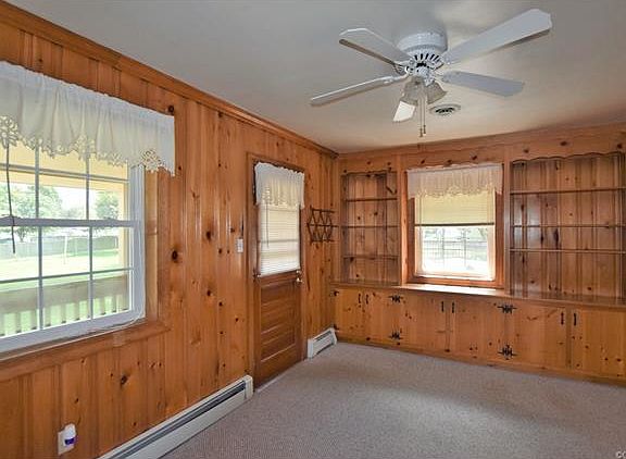 4th image of 8042 Vaughan Dr
