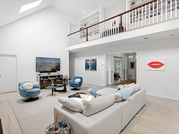 5th image of 79 Tanager Ln