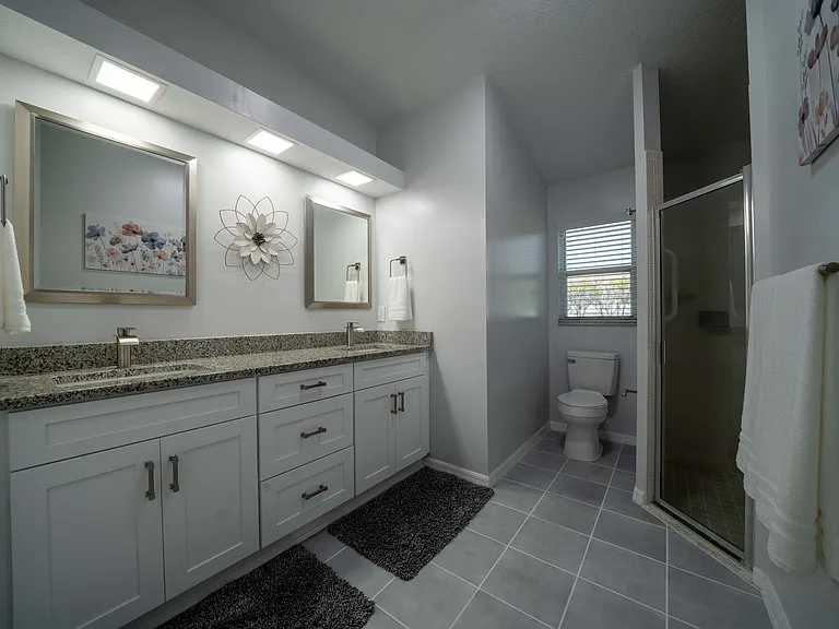 2209 N Brentwood Cir — Photo 5
