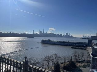 6401 City Pl, Edgewater, NJ 07020