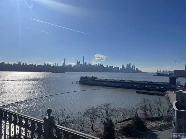 6401 City Pl, Edgewater, NJ 07020