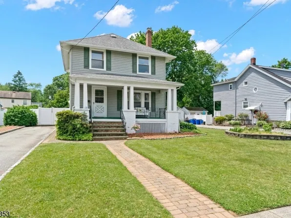 30 Burnside Pl, Wanaque Boro, NJ 07420