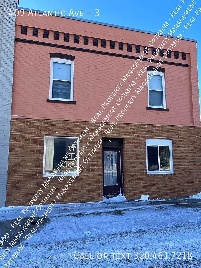 2 Bedroom 1 bath Unit - Remodeled Available Now — Photo 3
