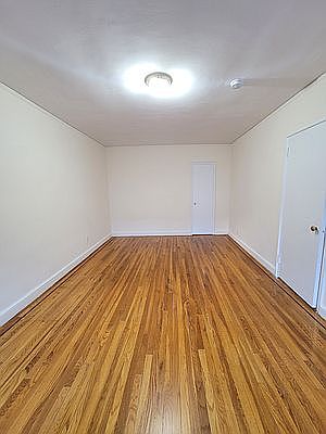 4th image of 738 W 187th St #2A