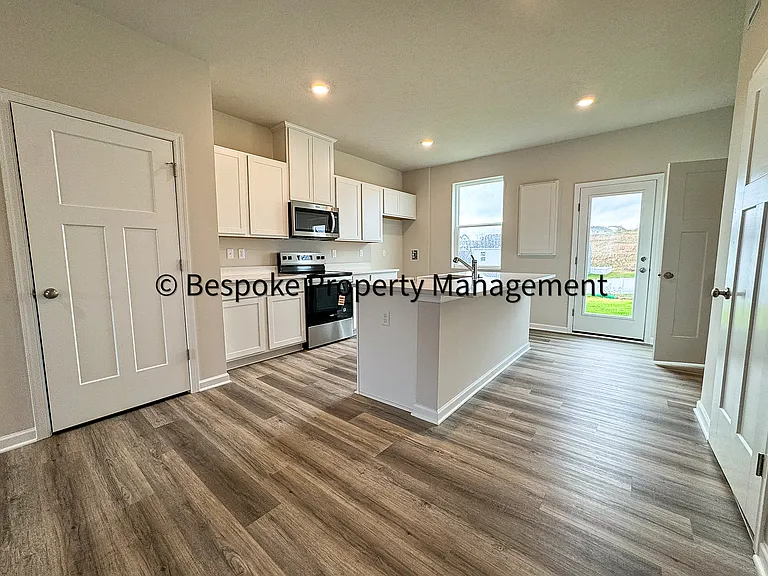761 Mulligan Ct — Photo 6