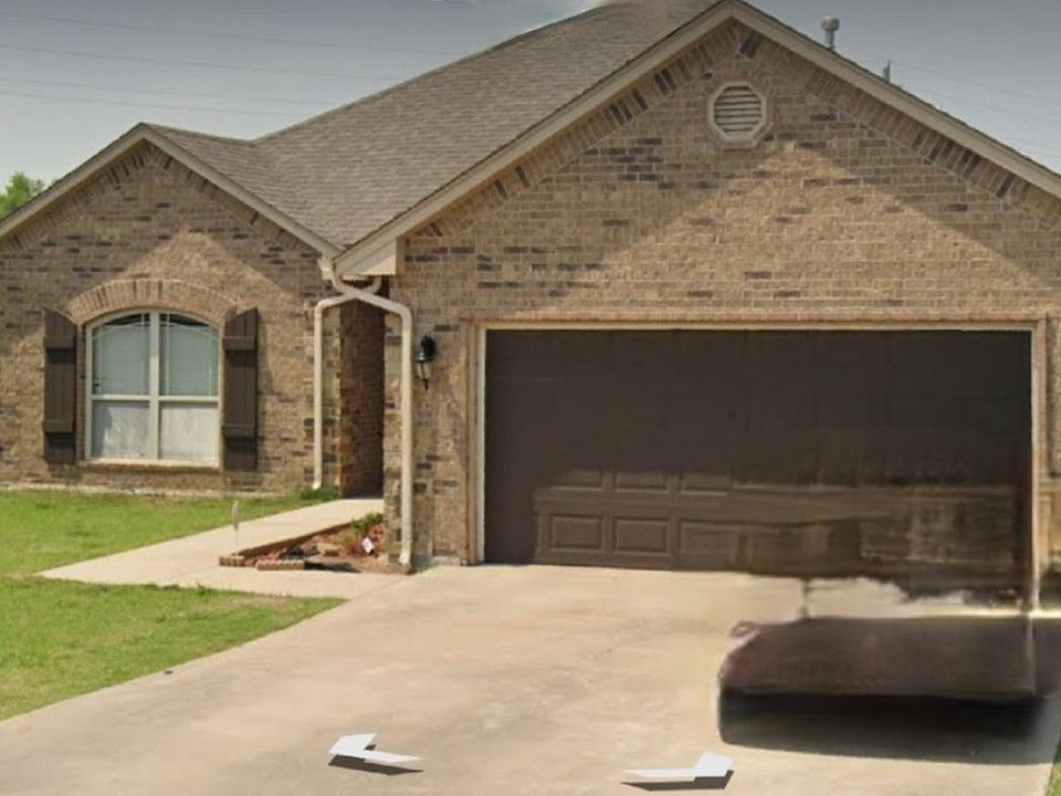 Home-located in a cove; Approximately 1 mile from Fort Sill 52nd Gate