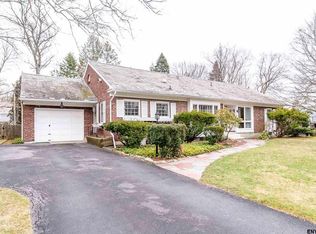 45 Holmes Dl, Albany, NY 12203
