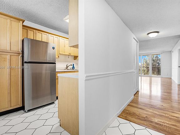 5th image of 250 Jacaranda Dr APT 508
