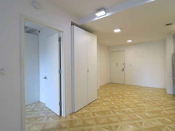 5th image of 316 E 3rd St APT 1C