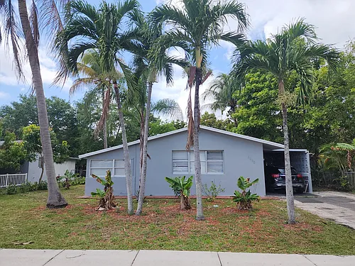 5999 NW 42nd Ave Photo 1
