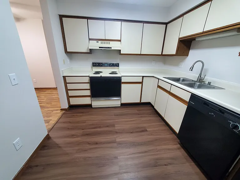 Orchard Village Apartments — Photo 218