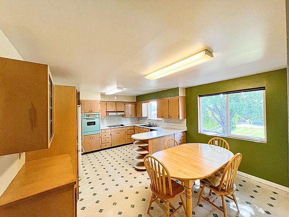 4th image of 6528 S Park Ave