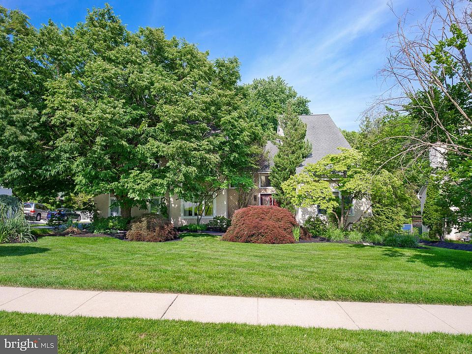 1st image of 543 Foxglove Ln
