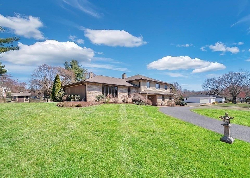 47 Willow Brook Rd, Longmeadow, MA 01106 Zillow