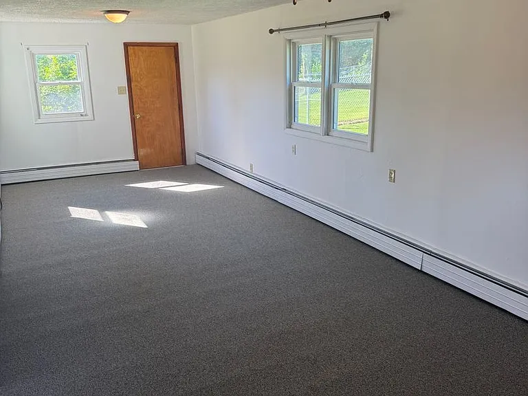 9942 Tower Rd — Photo 4