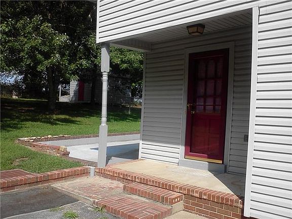 2nd image of 1614 Briarwood Dr