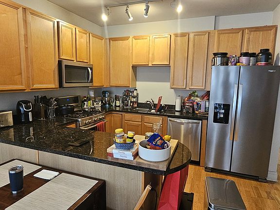 4th image of 2300 W Saint Paul Ave #D201