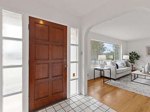 3rd image of 19517 Mockingbird Hill Ln