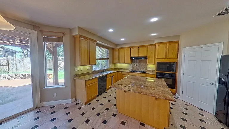 1692 Woodhaven Cir — Photo 70