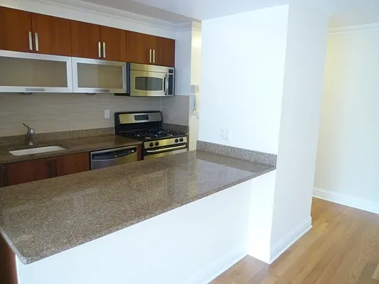 Rented by Stonehenge NYC LLC | media 10