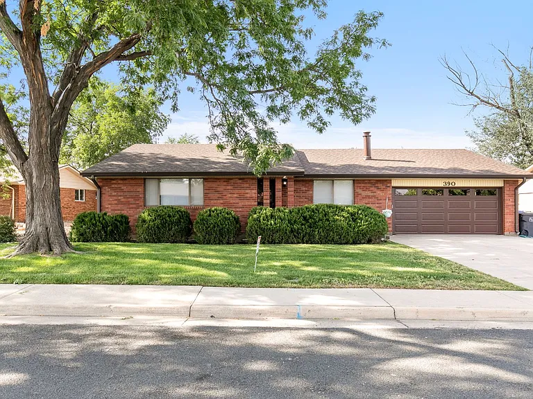390 Knotty Pl — Photo 1