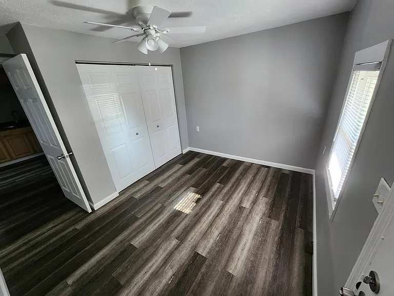 4928 1/2 Myrtle Ave — Photo 18
