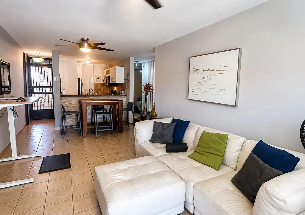 2 bed, 2.0 bath, 1000 sqft, $1,800 — Photo 4