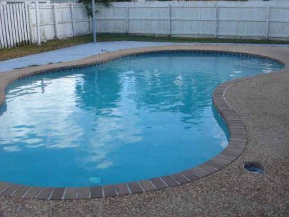 1st image of 8110 NW 73rd Ave #1