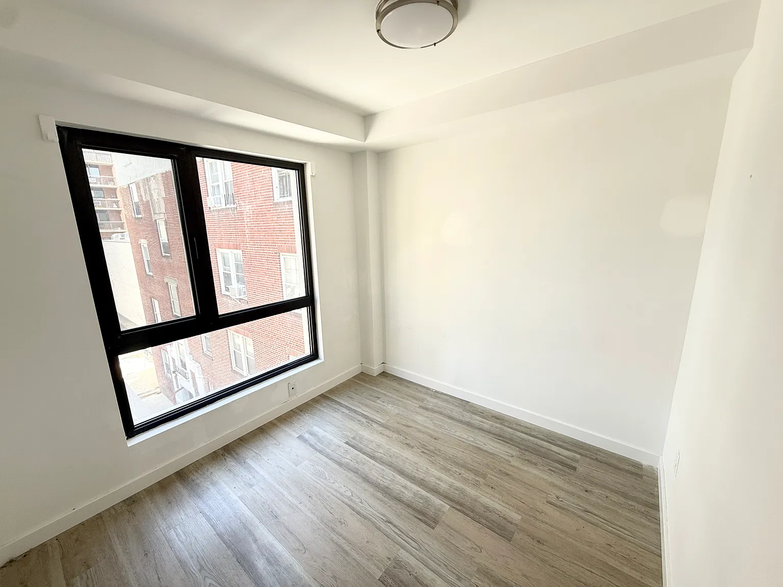 1 bed, $2,100 — Photo 4