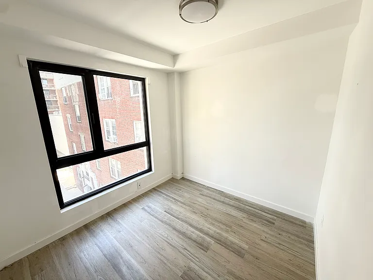 3515 146th St #4C — Photo 4