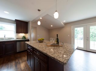 9 Andrews Pl, Pompton Plains, NJ 07444