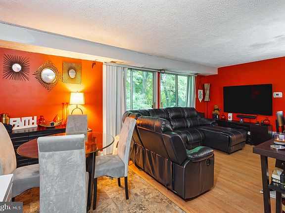 2nd image of 67 Kenwood Dr