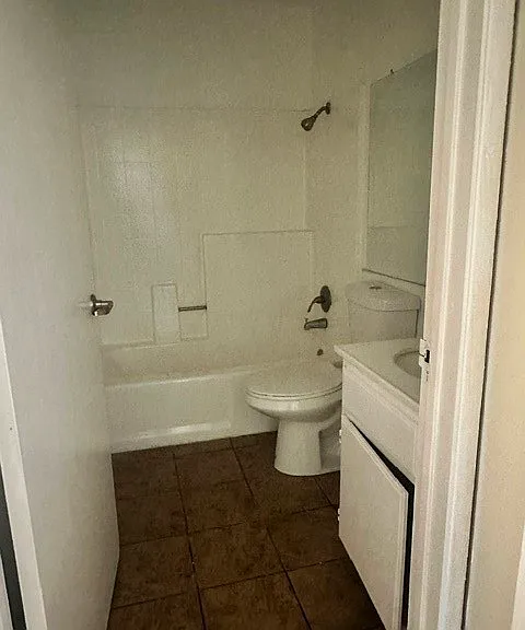 14801 Nordhoff St — Photo 41