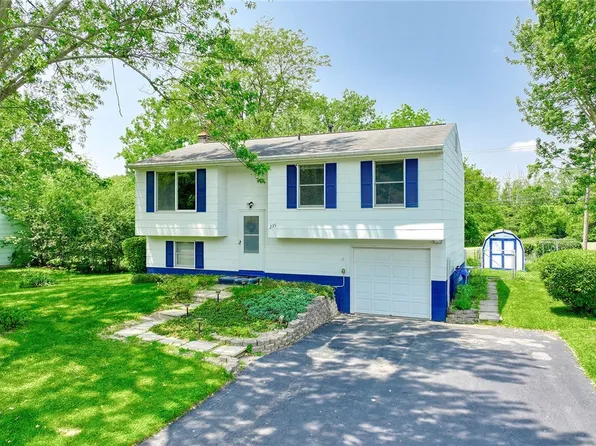 235 Vollmer Pkwy, Rochester, NY 14623