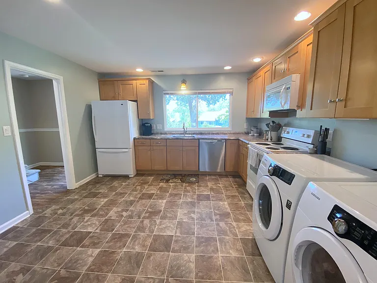 56 Woodlake Dr — Photo 6