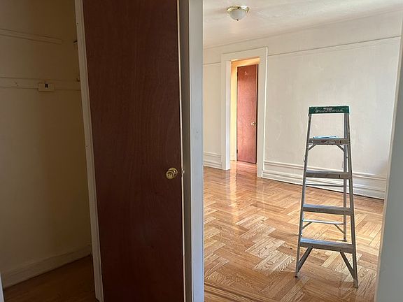 4th image of 1517 Ocean Ave #D5